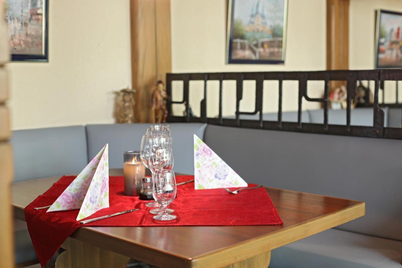 Hotel Restaurant Adler Stube Мюнстерталь Экстерьер фото