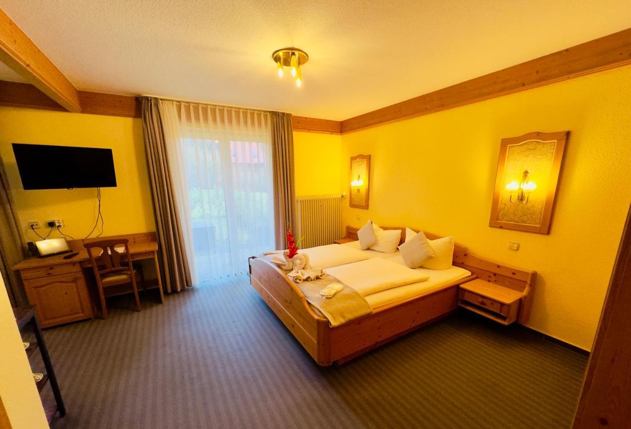 Hotel Restaurant Adler Stube Мюнстерталь Экстерьер фото