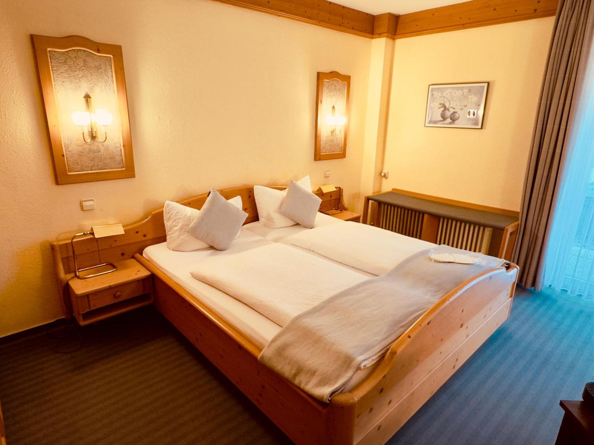 Hotel Restaurant Adler Stube Мюнстерталь Экстерьер фото